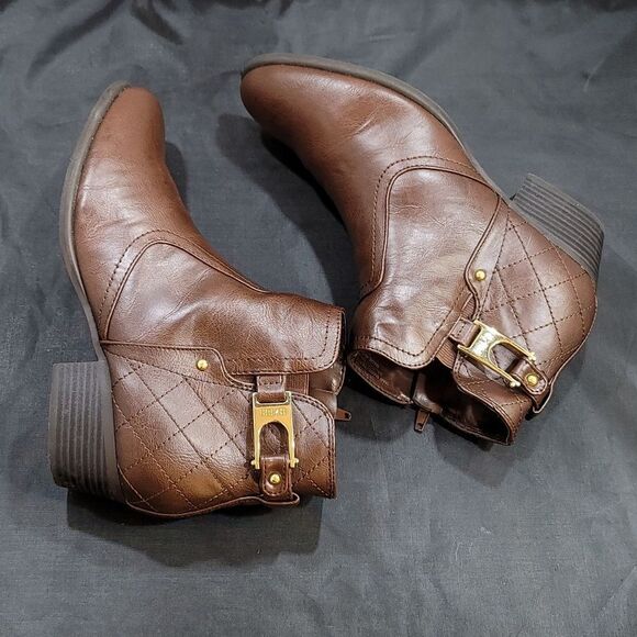 UNISA POINTED TOE WOMEN"S ZIP CLOSURE BLOCK HEEL BOOT - Picture 13 of 16